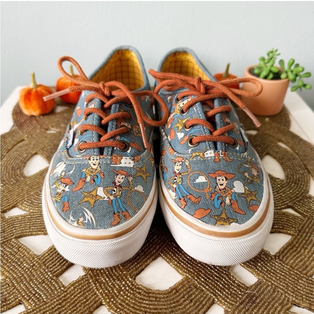 Vans x Toy Story Sheriff Woody Size 6.5 Authentics